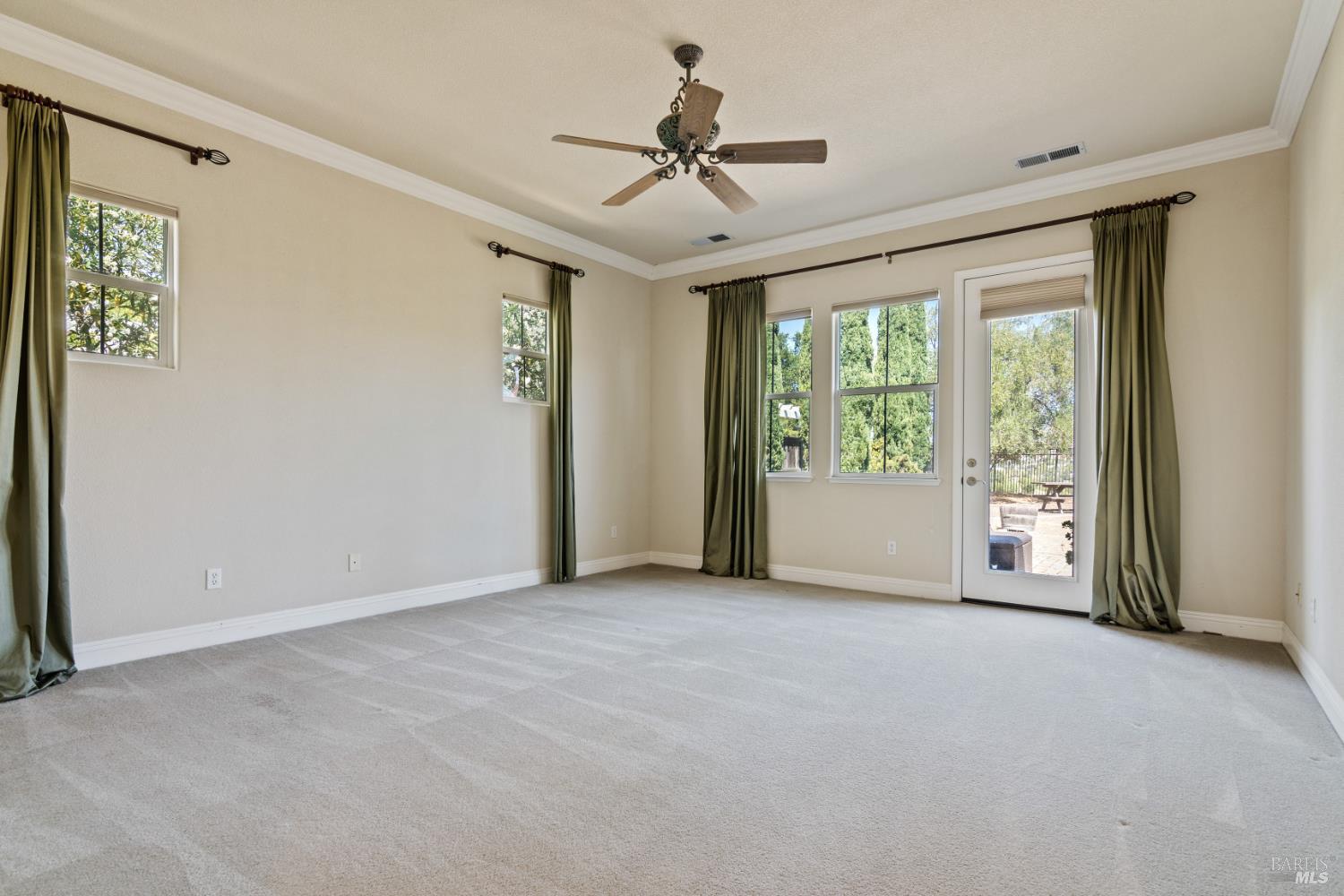 Detail Gallery Image 21 of 45 For 1358 Swainson Ct, Vallejo,  CA 94591 - 3 Beds | 3 Baths