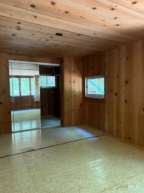 Detail Gallery Image 8 of 17 For 11856 Redwood Rd, Forestville,  CA 95436 - 2 Beds | 1 Baths