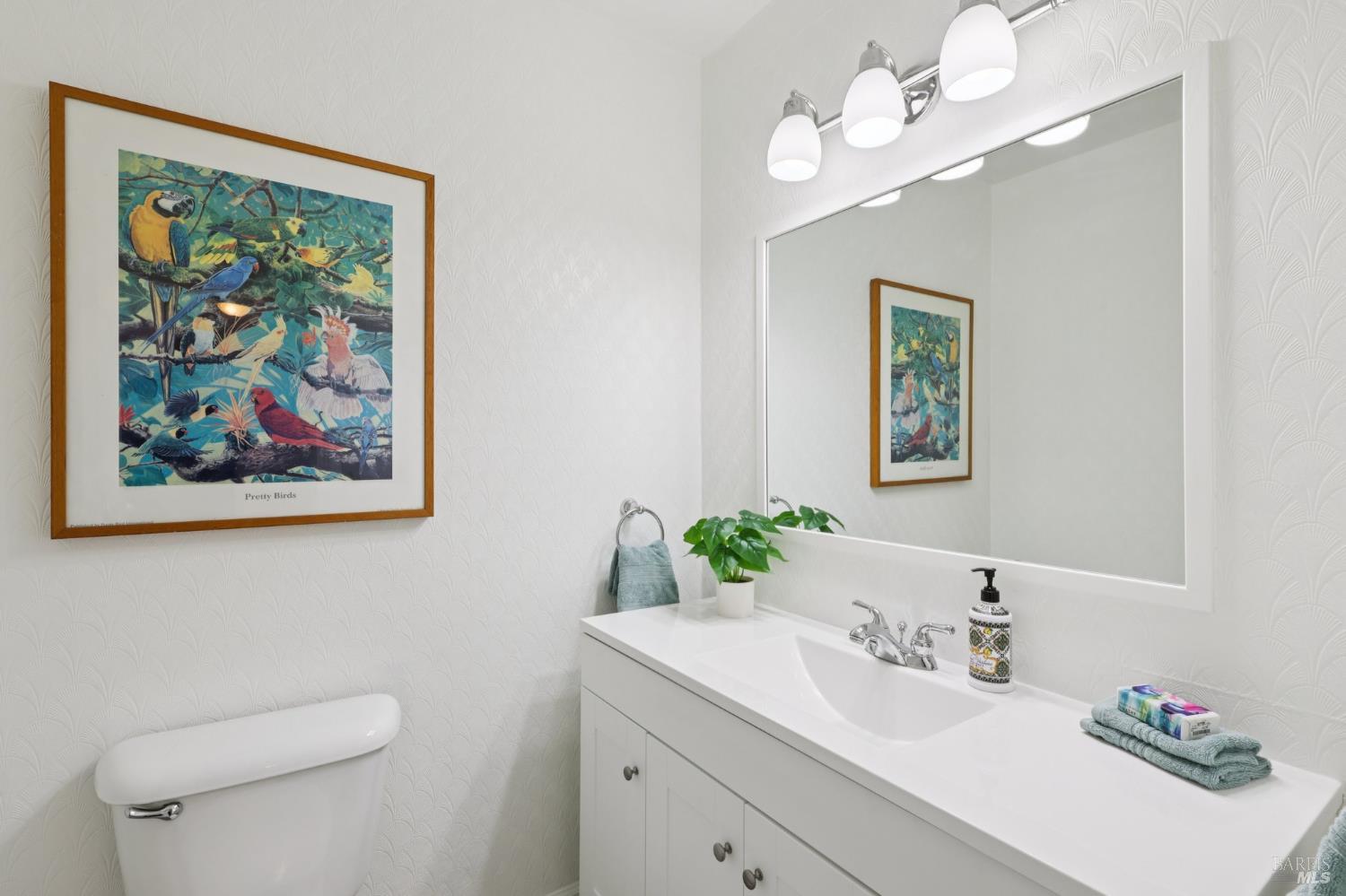 Detail Gallery Image 9 of 31 For 1068 Civic Center Dr, Rohnert Park,  CA 94928 - 2 Beds | 1/1 Baths