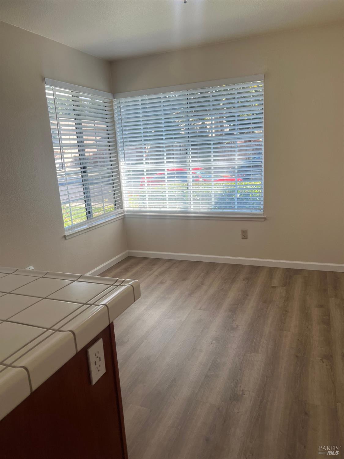 Detail Gallery Image 8 of 52 For 406 Stoneybrook Ln, Vacaville,  CA 95687 - 3 Beds | 2 Baths