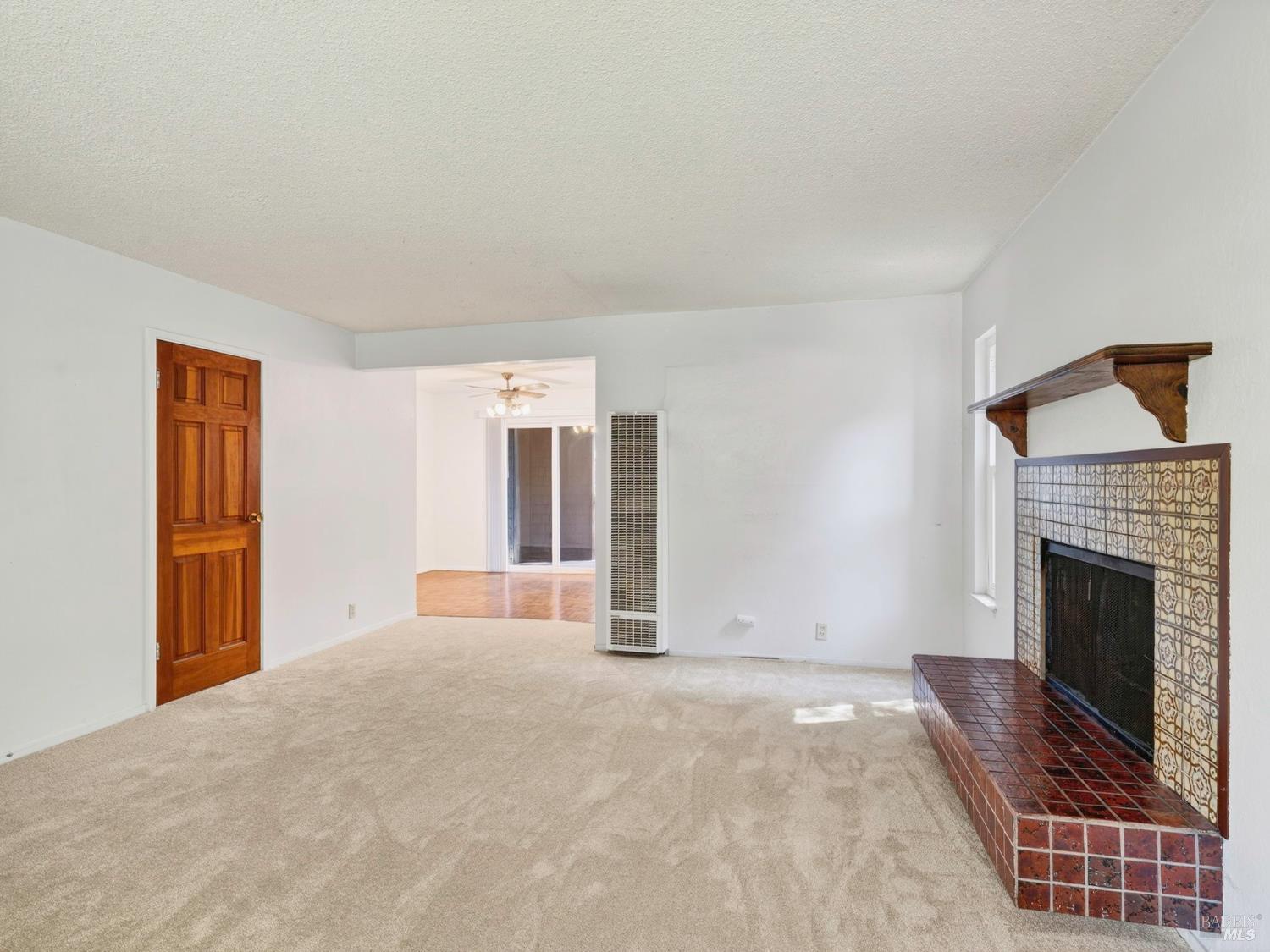 Detail Gallery Image 9 of 25 For 1411 Casa Buena Dr #14,  Corte Madera,  CA 94925 - 3 Beds | 1/1 Baths