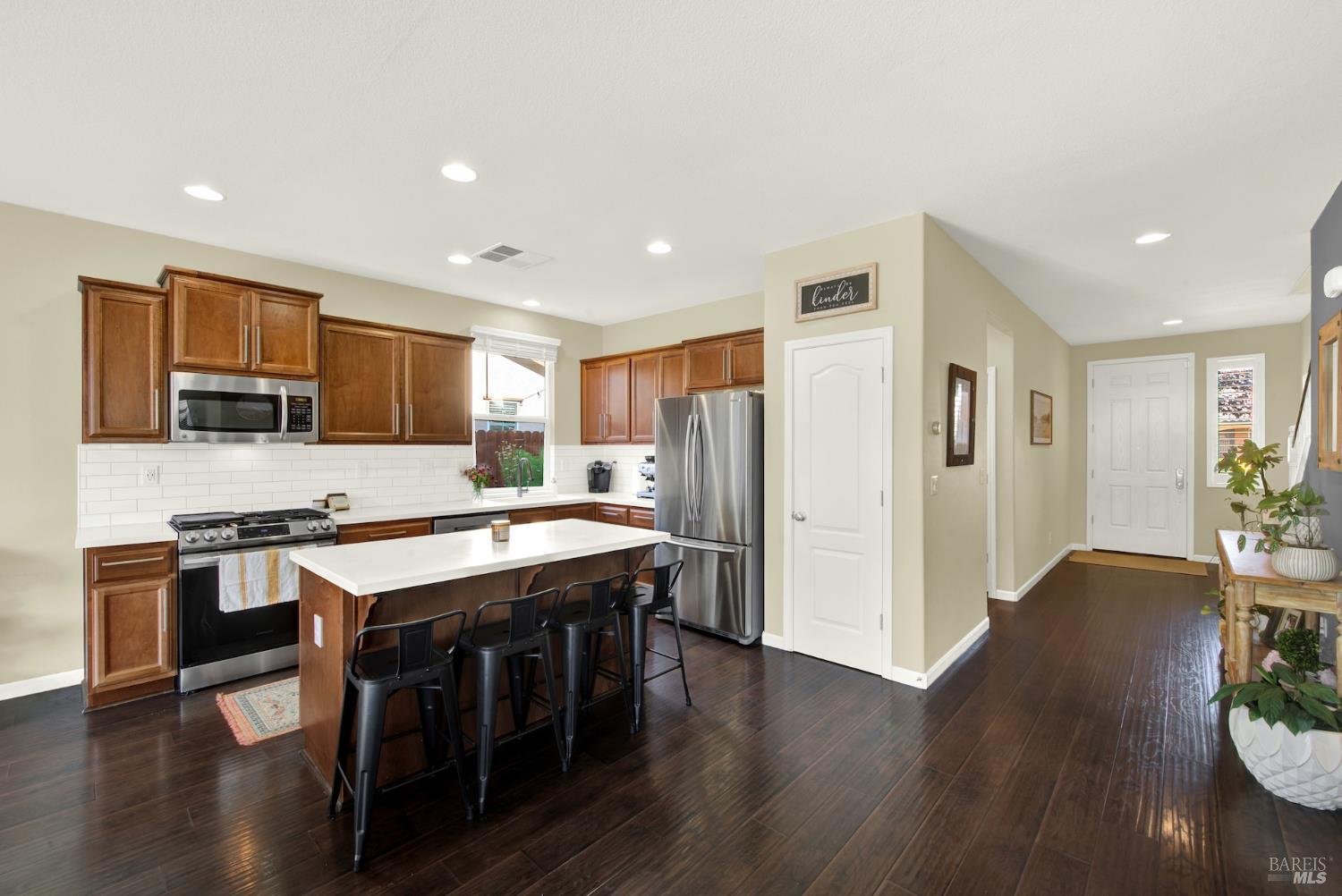 Detail Gallery Image 15 of 73 For 248 via Del Sol Unkn, Vacaville,  CA 95687 - 4 Beds | 3 Baths