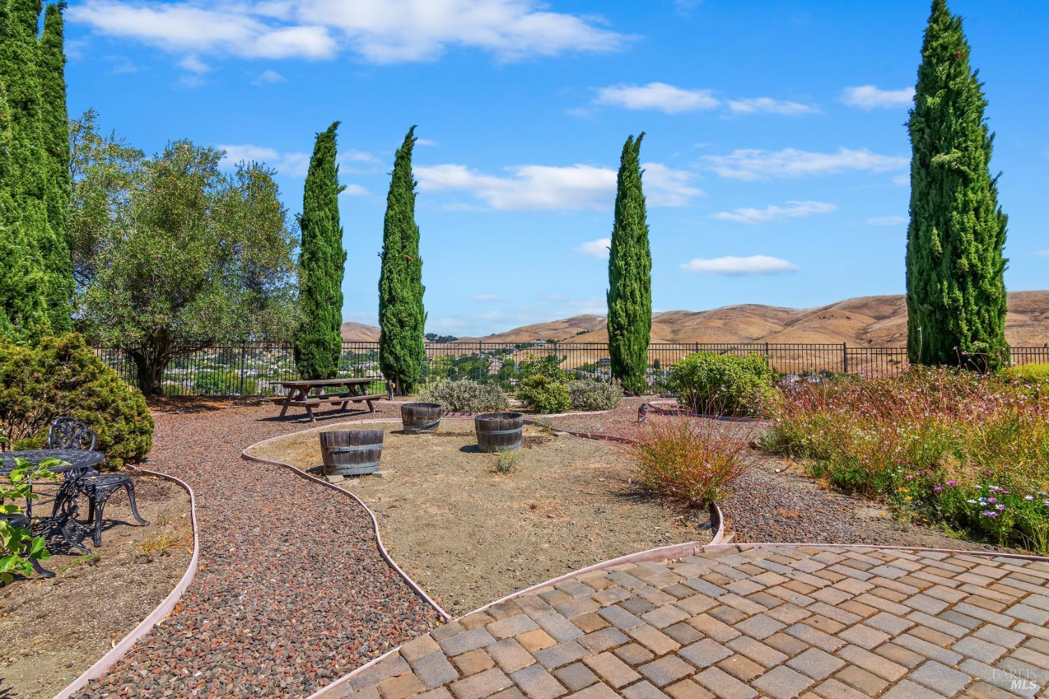 Detail Gallery Image 37 of 45 For 1358 Swainson Ct, Vallejo,  CA 94591 - 3 Beds | 3 Baths