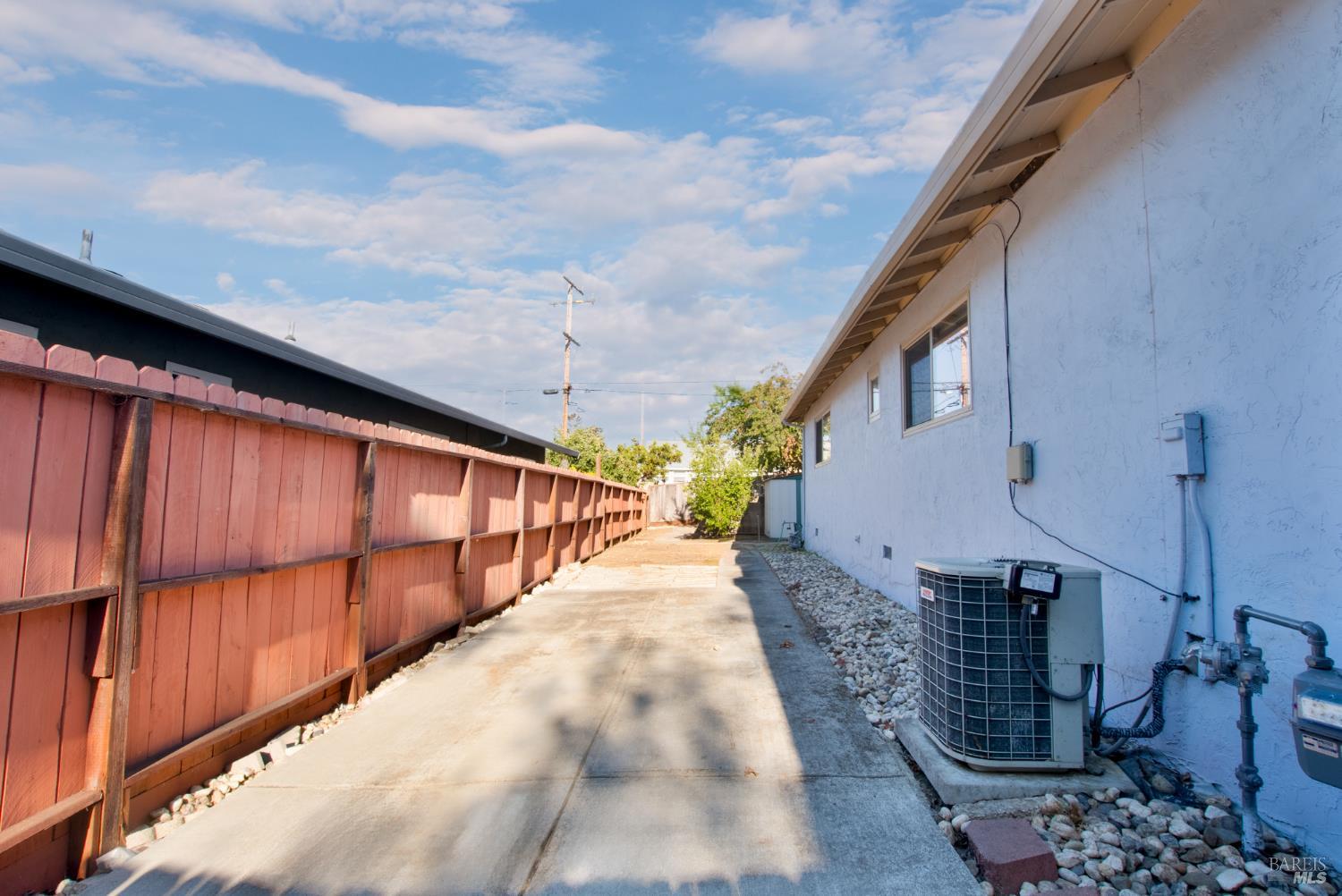 Detail Gallery Image 33 of 39 For 112 Fairfax Ct, Vallejo,  CA 94591 - 3 Beds | 2 Baths