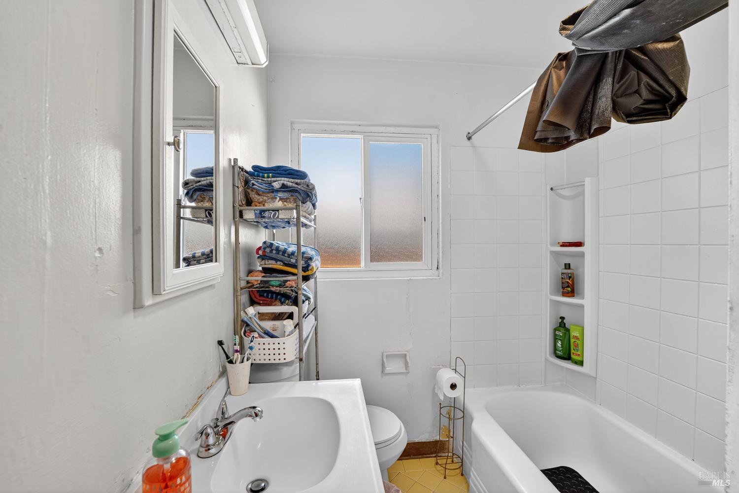 Detail Gallery Image 12 of 25 For 569 18th St, Richmond,  CA 94801 - – Beds | – Baths