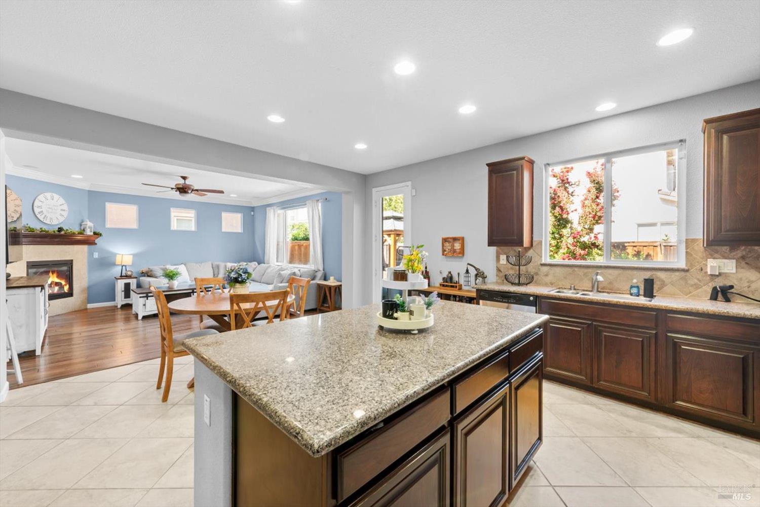Detail Gallery Image 21 of 67 For 424 Cache Ct, Vacaville,  CA 95688 - 4 Beds | 3 Baths