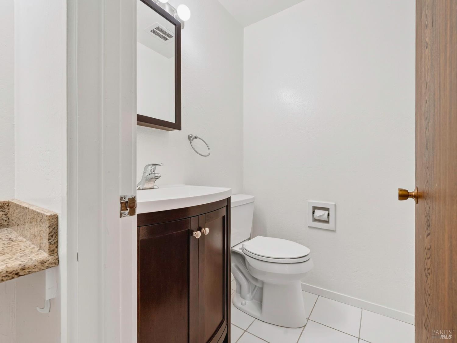 Detail Gallery Image 16 of 25 For 1411 Casa Buena Dr #14,  Corte Madera,  CA 94925 - 3 Beds | 1/1 Baths