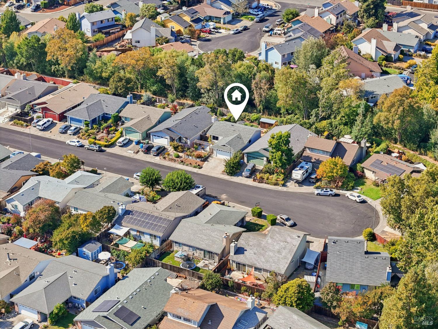 Detail Gallery Image 39 of 41 For 1364 Garmont Ct, Rohnert Park,  CA 94928 - 3 Beds | 2 Baths