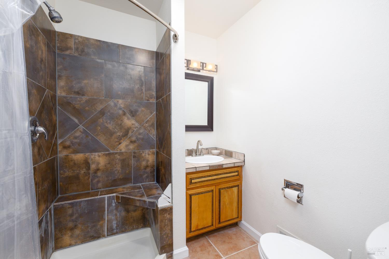 Detail Gallery Image 19 of 41 For 1088 Palomino Rd, Cloverdale,  CA 95425 - 5 Beds | 3 Baths