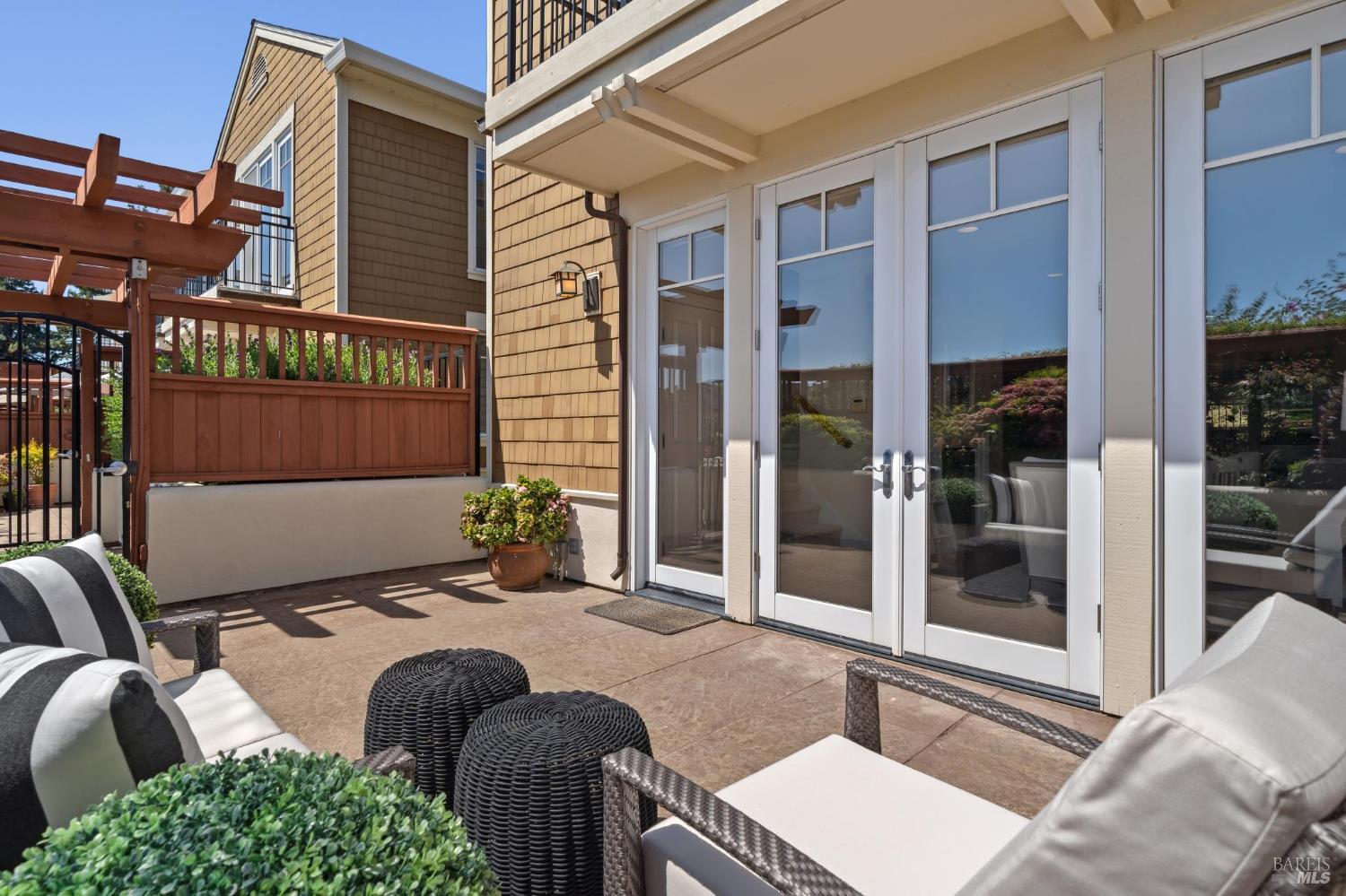 Detail Gallery Image 7 of 69 For 82 Neds Way, Tiburon,  CA 94920 - 3 Beds | 3 Baths