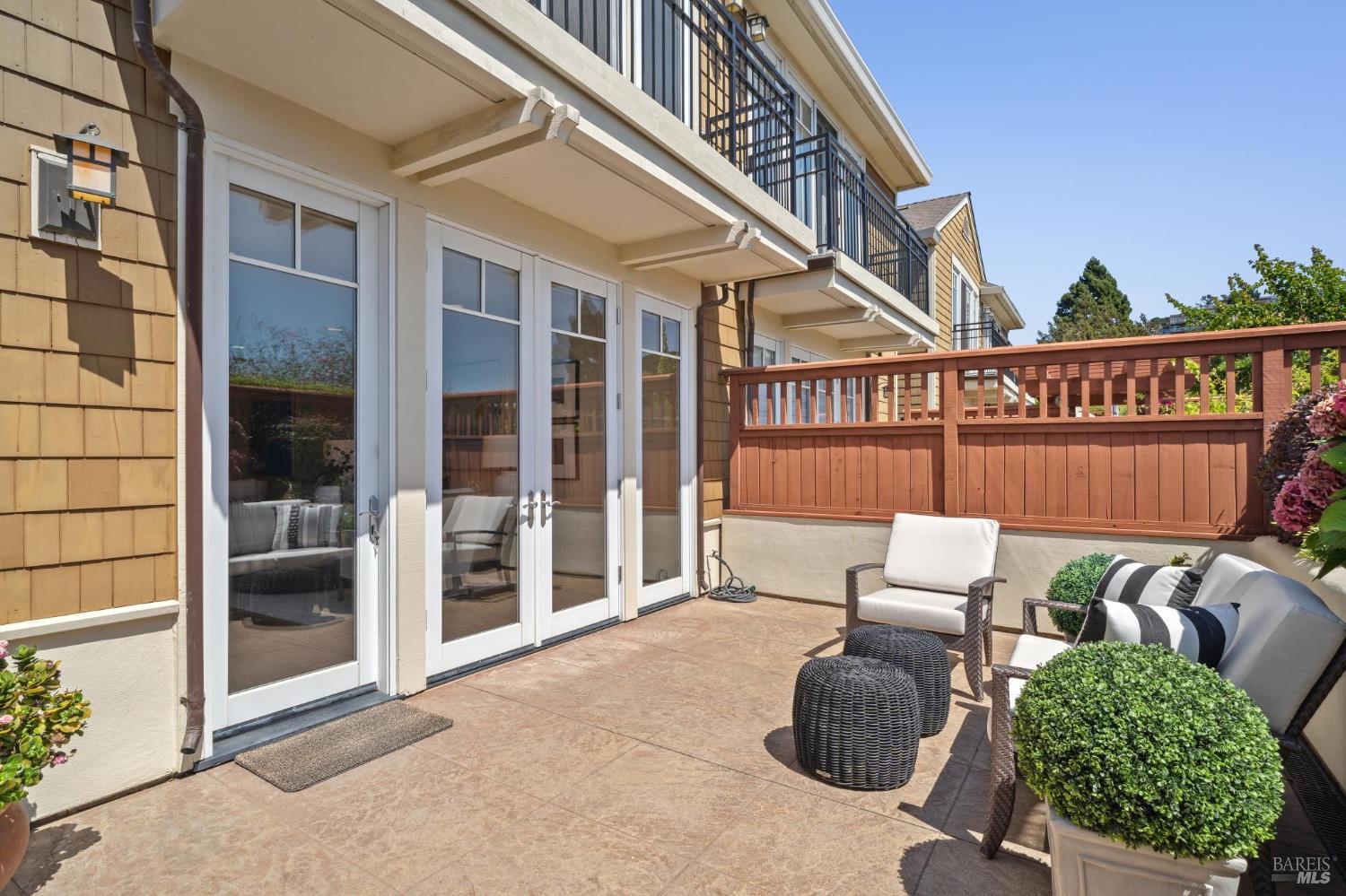Detail Gallery Image 5 of 69 For 82 Neds Way, Tiburon,  CA 94920 - 3 Beds | 3 Baths