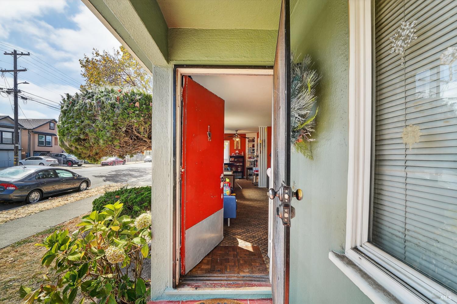 Detail Gallery Image 5 of 25 For 569 18th St, Richmond,  CA 94801 - – Beds | – Baths