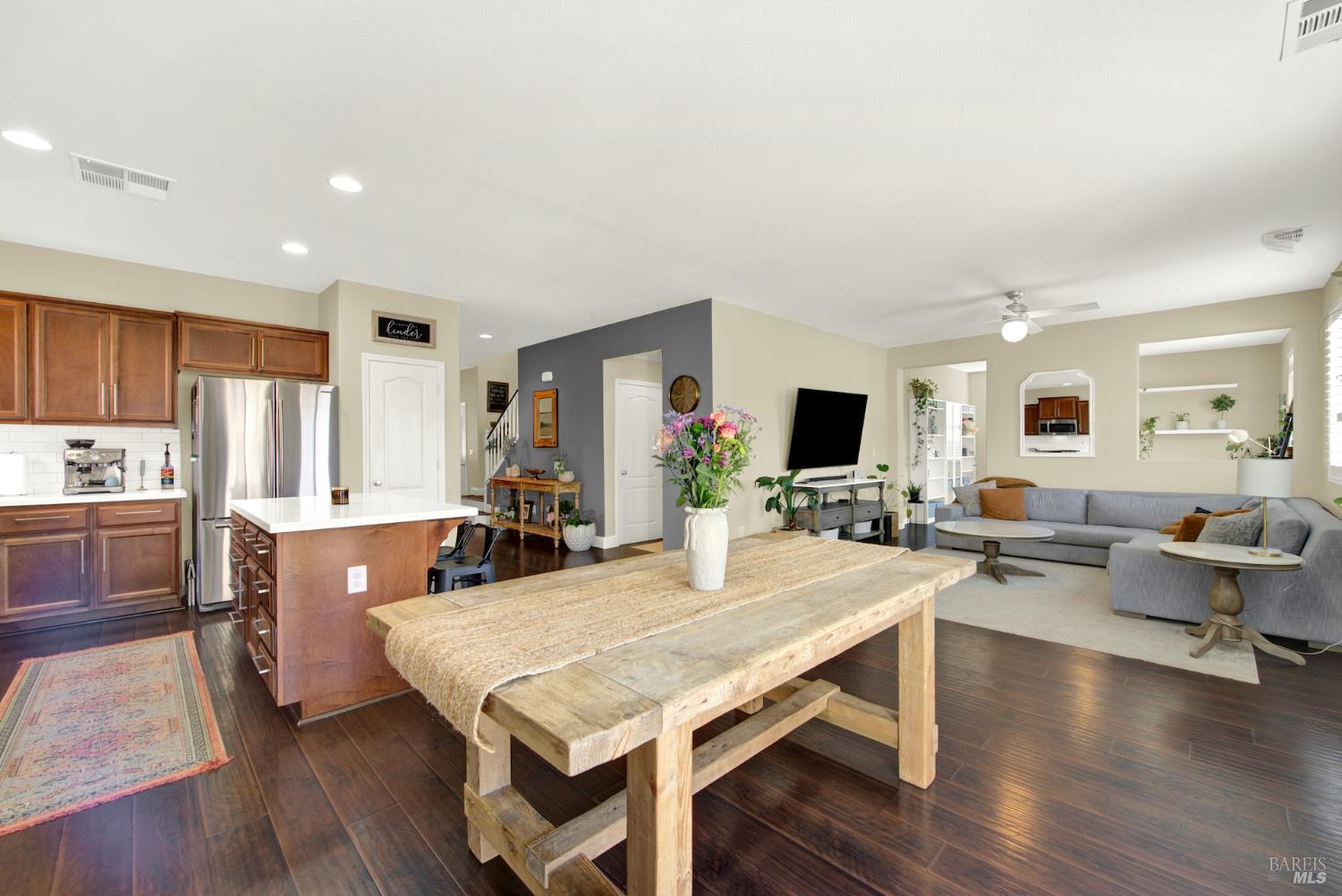 Detail Gallery Image 12 of 73 For 248 via Del Sol Unkn, Vacaville,  CA 95687 - 4 Beds | 3 Baths