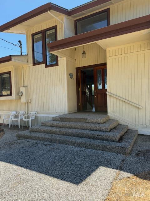 Detail Gallery Image 4 of 58 For 1330 Van Pelt Dr, Ukiah,  CA 95482 - 5 Beds | 3/1 Baths