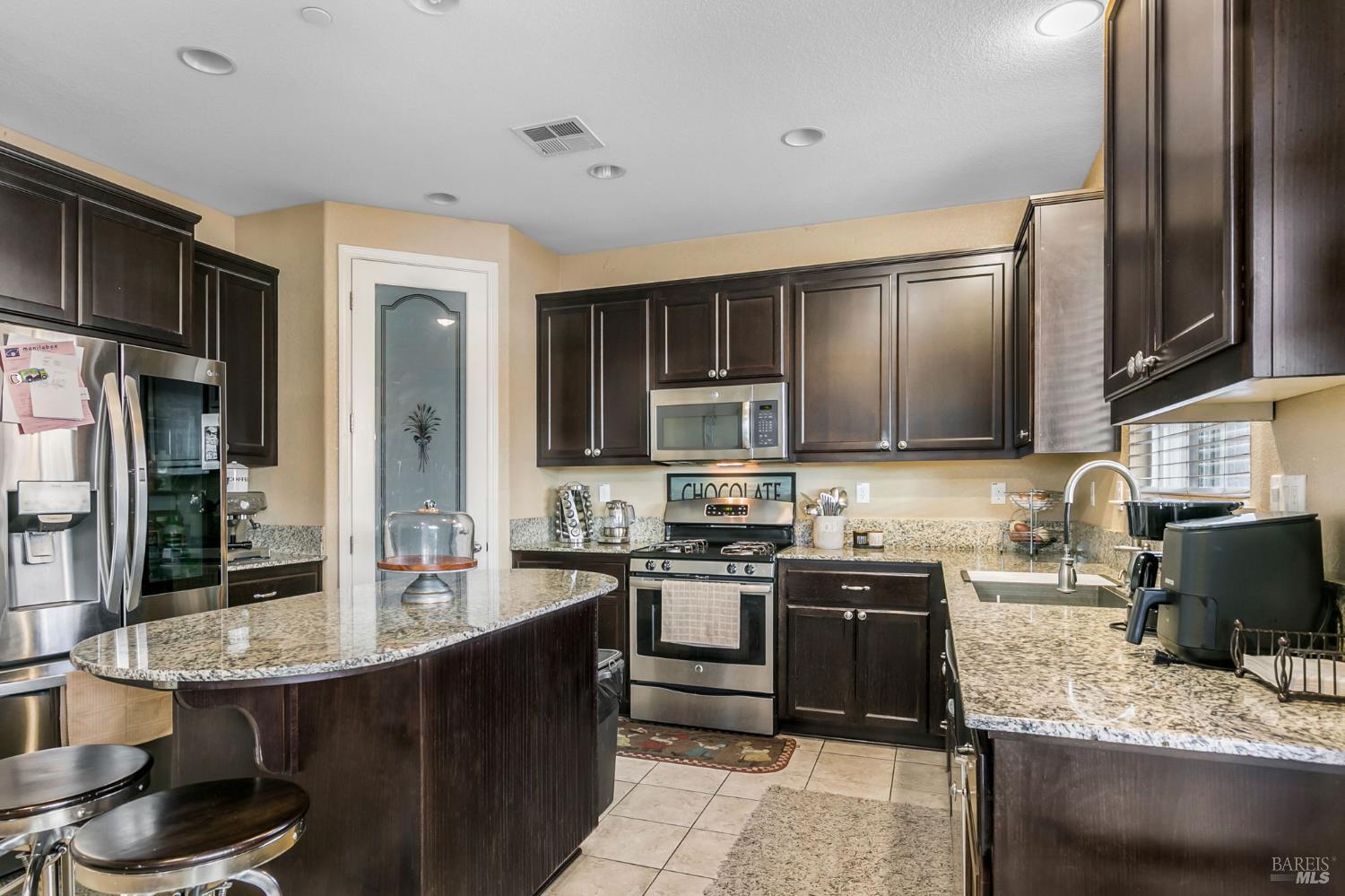 Detail Gallery Image 18 of 34 For 771 Del Mar Cir, Vacaville,  CA 95688 - 4 Beds | 2/1 Baths
