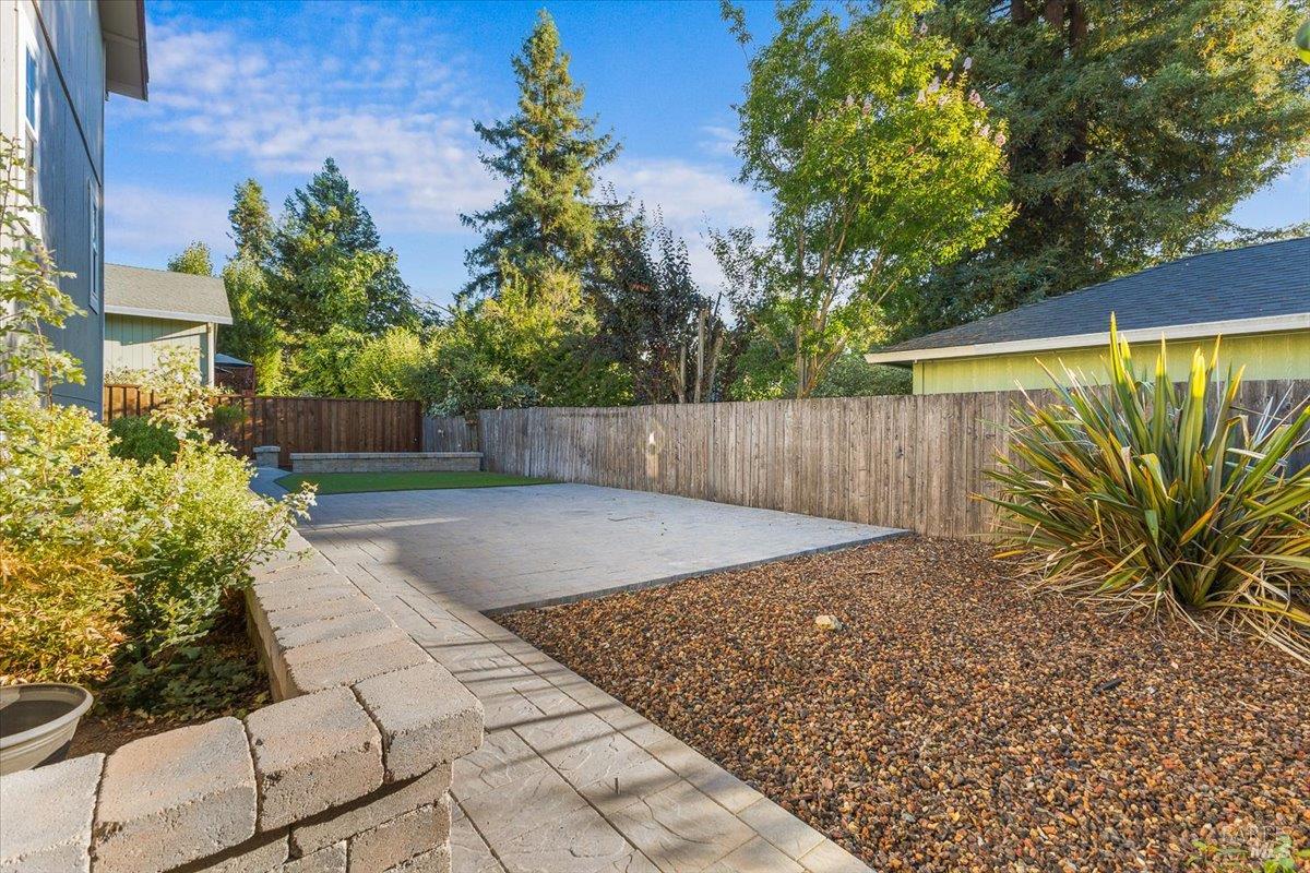 Detail Gallery Image 35 of 39 For 859 Green Way, Santa Rosa,  CA 95404 - 3 Beds | 2 Baths