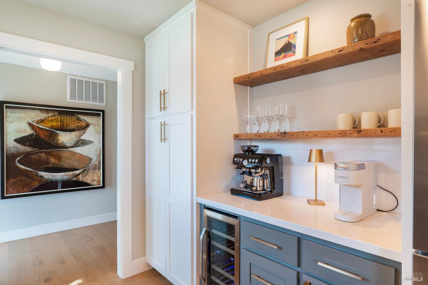 Detail Gallery Image 12 of 32 For 1929 Eleanor Dr, Santa Rosa,  CA 95404 - 3 Beds | 2/1 Baths