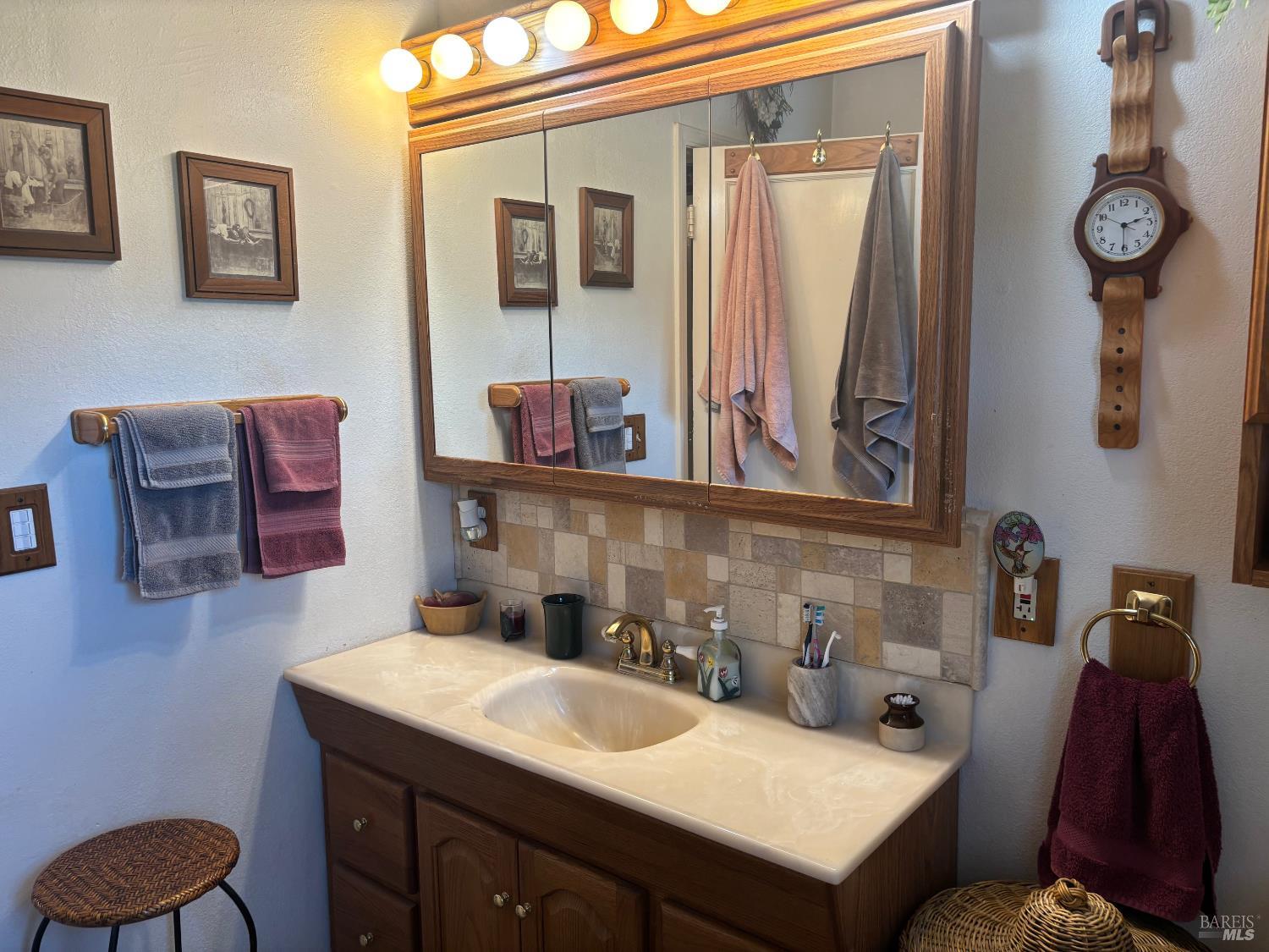 Detail Gallery Image 10 of 29 For 5141 Sharp Rd, Calistoga,  CA 94515 - 2 Beds | 1 Baths