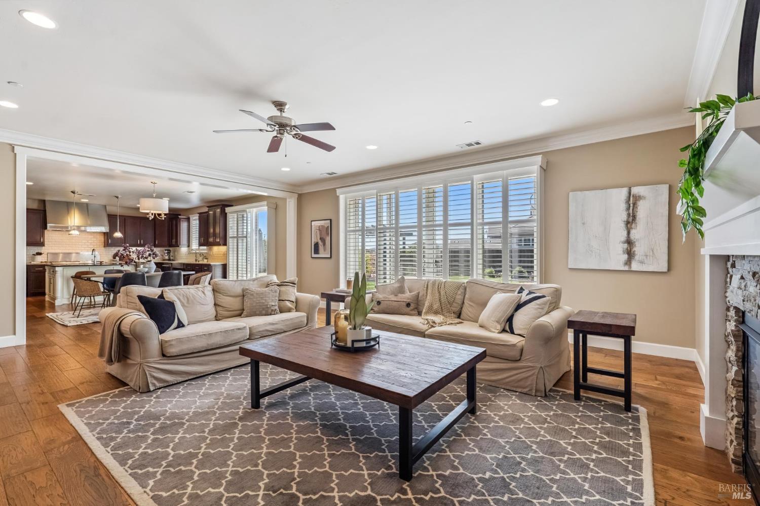 Detail Gallery Image 10 of 85 For 5320 Boulder Ridge Ct, Fairfield,  CA 94534 - 6 Beds | 5 Baths
