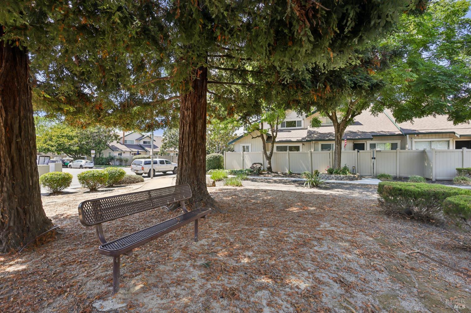Detail Gallery Image 29 of 31 For 1068 Civic Center Dr, Rohnert Park,  CA 94928 - 2 Beds | 1/1 Baths
