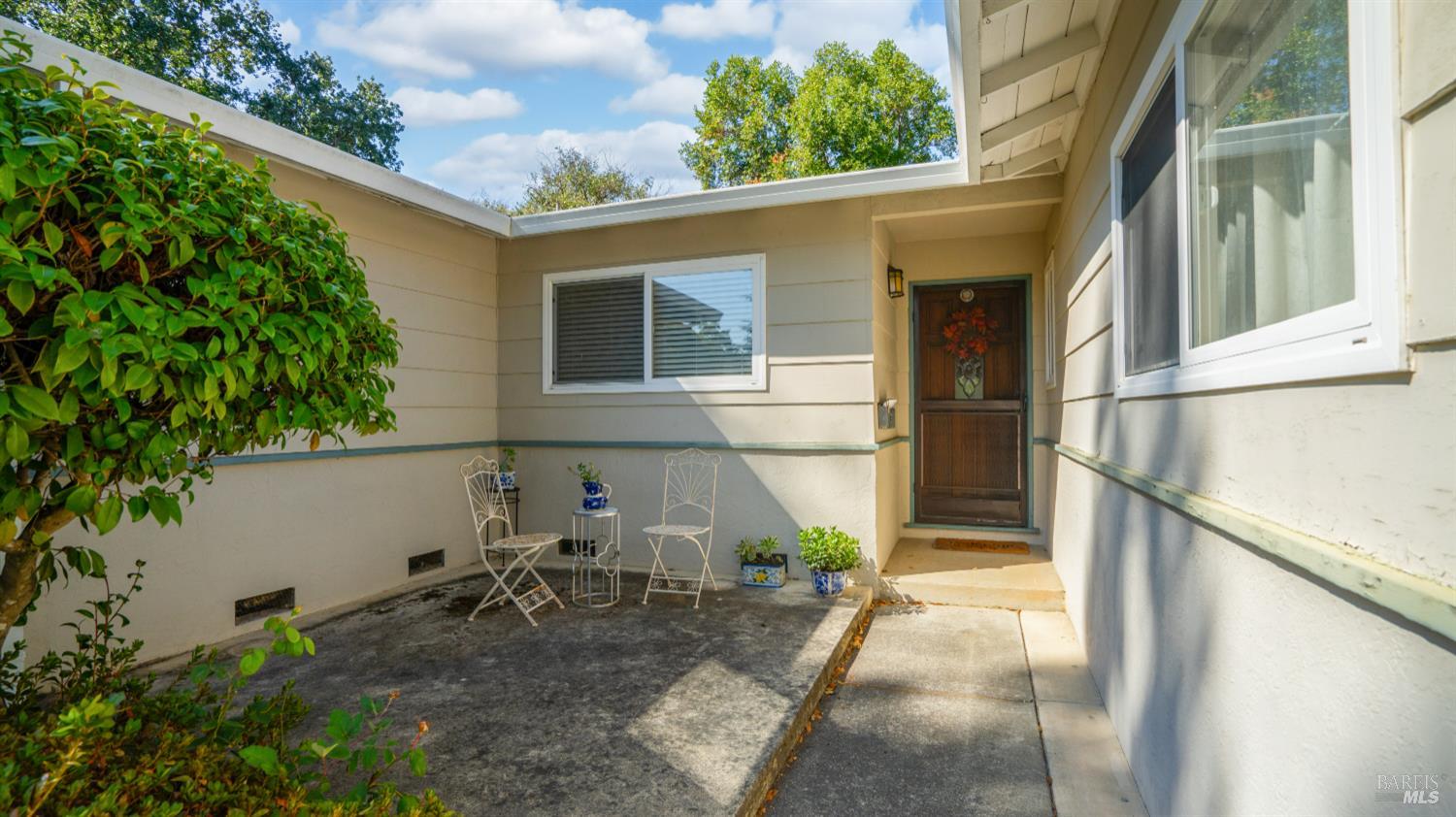 Detail Gallery Image 6 of 78 For 14 St. Paul Cir, Novato,  CA 94947 - 4 Beds | 2 Baths