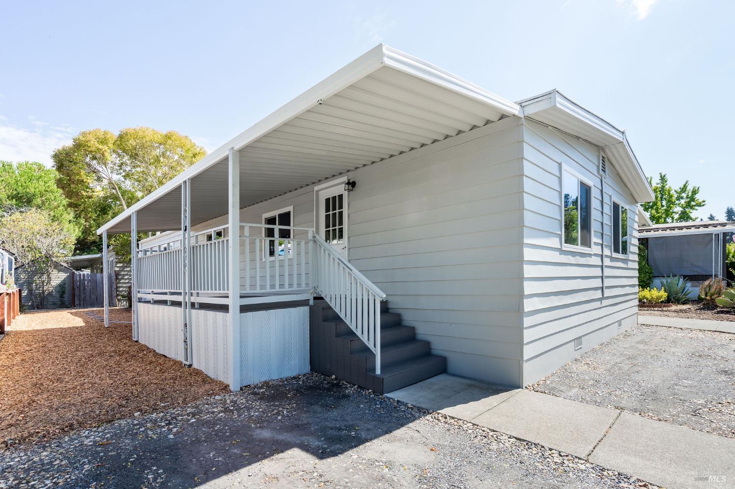 Detail Gallery Image 1 of 32 For 188 Rancho Verde Cir, Rohnert Park,  CA 94928 - 3 Beds | 2 Baths