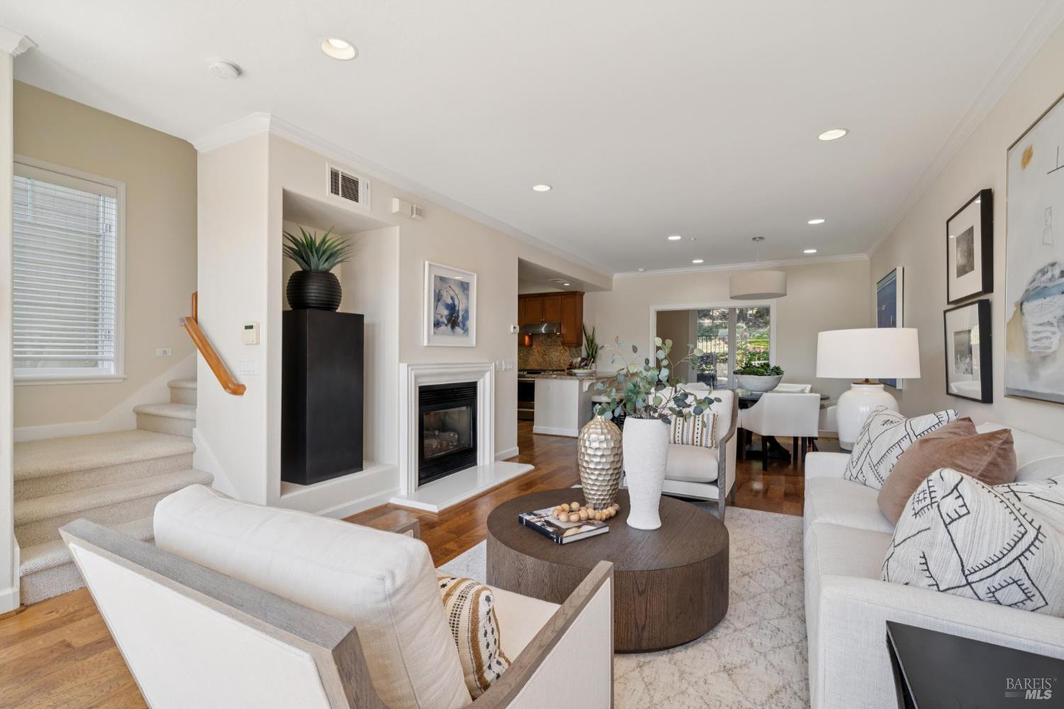 Detail Gallery Image 12 of 69 For 82 Neds Way, Tiburon,  CA 94920 - 3 Beds | 3 Baths