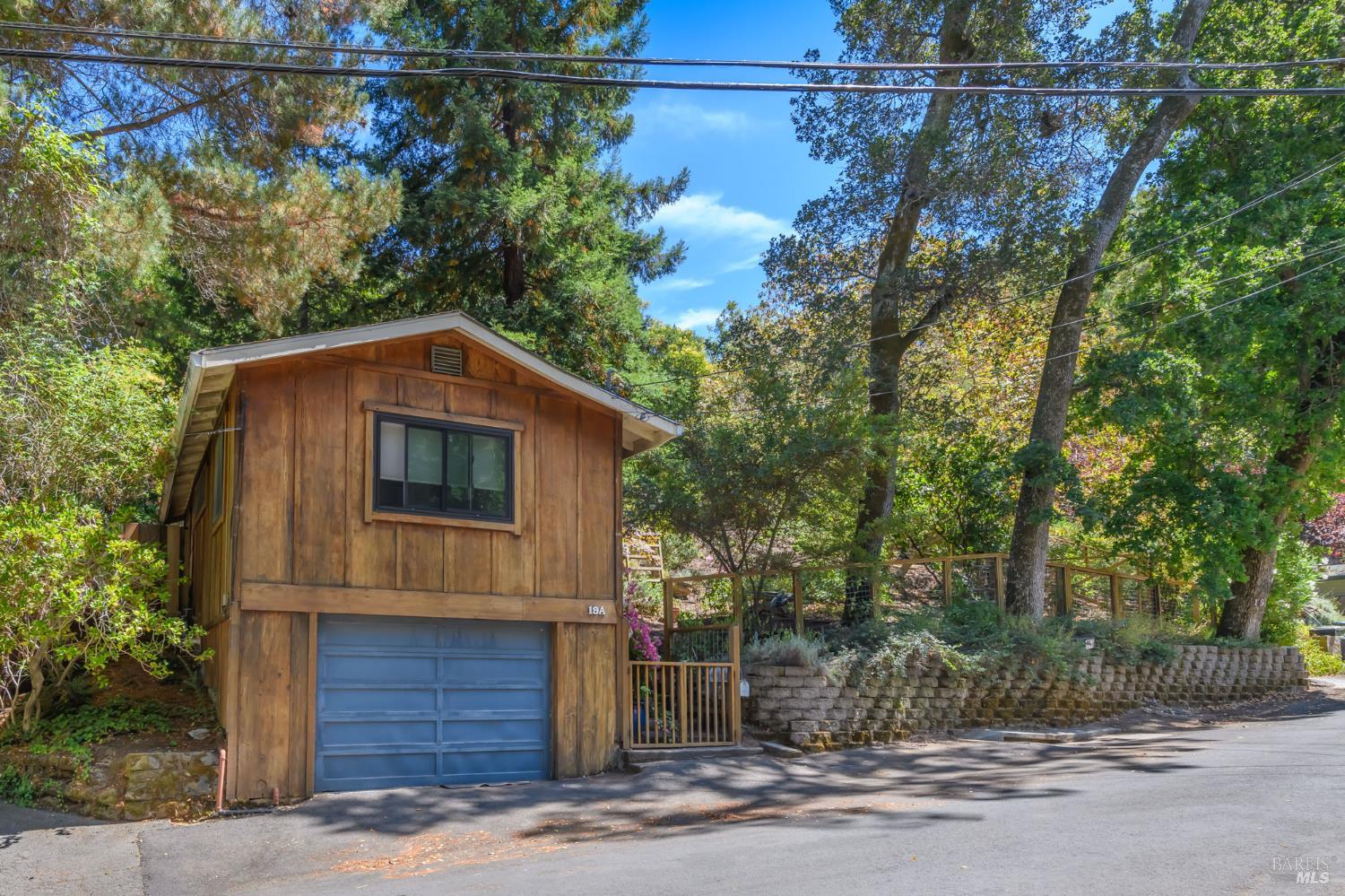 Detail Gallery Image 18 of 30 For 19 Allyn Ave, San Anselmo,  CA 94960 - 4 Beds | 3 Baths