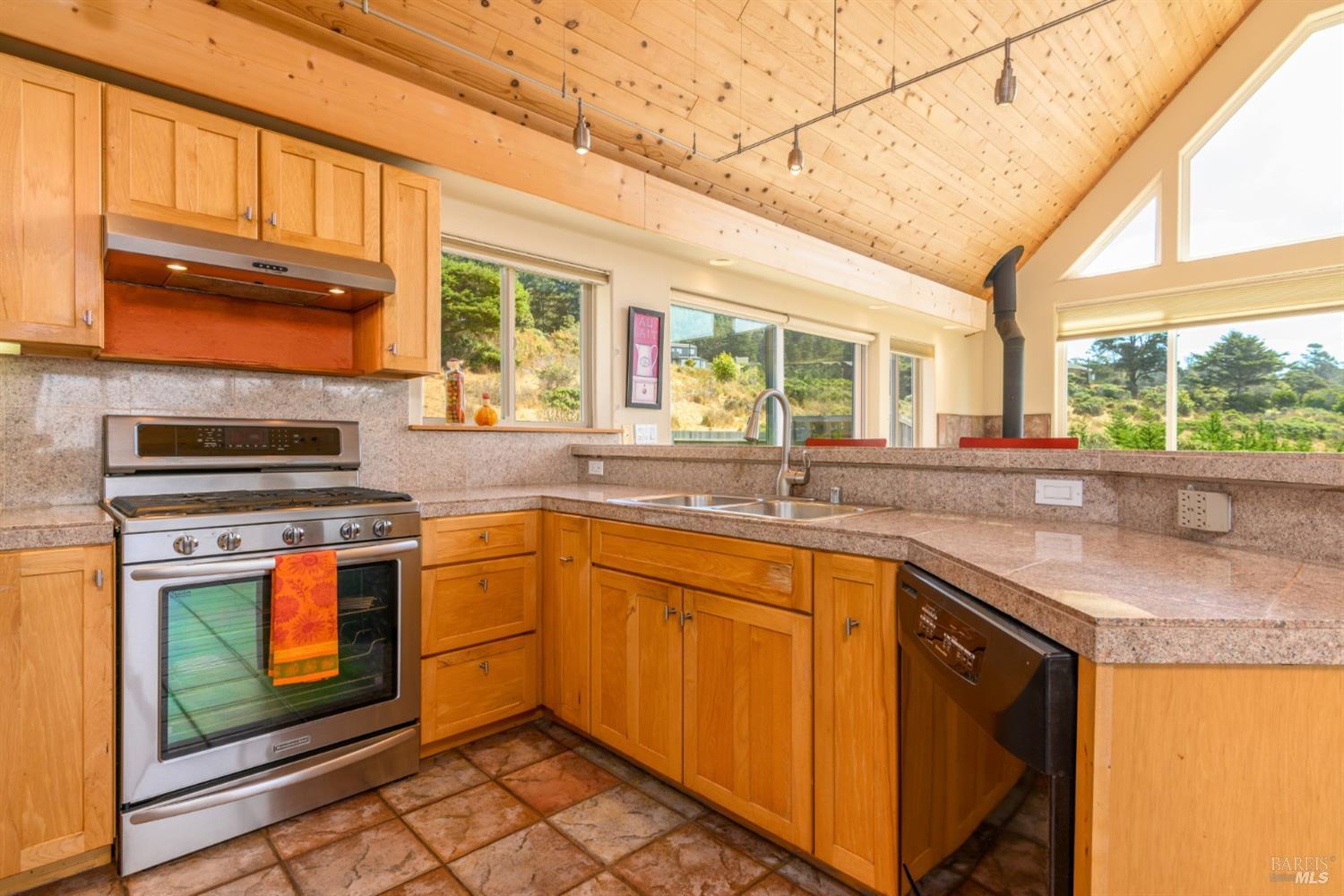 Detail Gallery Image 16 of 46 For 220 Vantage Rd, The Sea Ranch,  CA 95497 - 3 Beds | 2 Baths