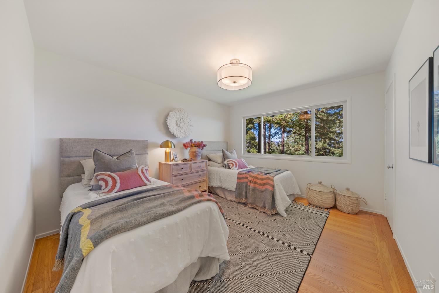 Detail Gallery Image 20 of 30 For 23 Sunrise Ln, Larkspur,  CA 94939 - 4 Beds | 2/1 Baths