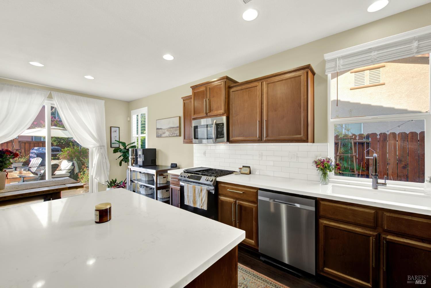 Detail Gallery Image 22 of 73 For 248 via Del Sol Unkn, Vacaville,  CA 95687 - 4 Beds | 3 Baths