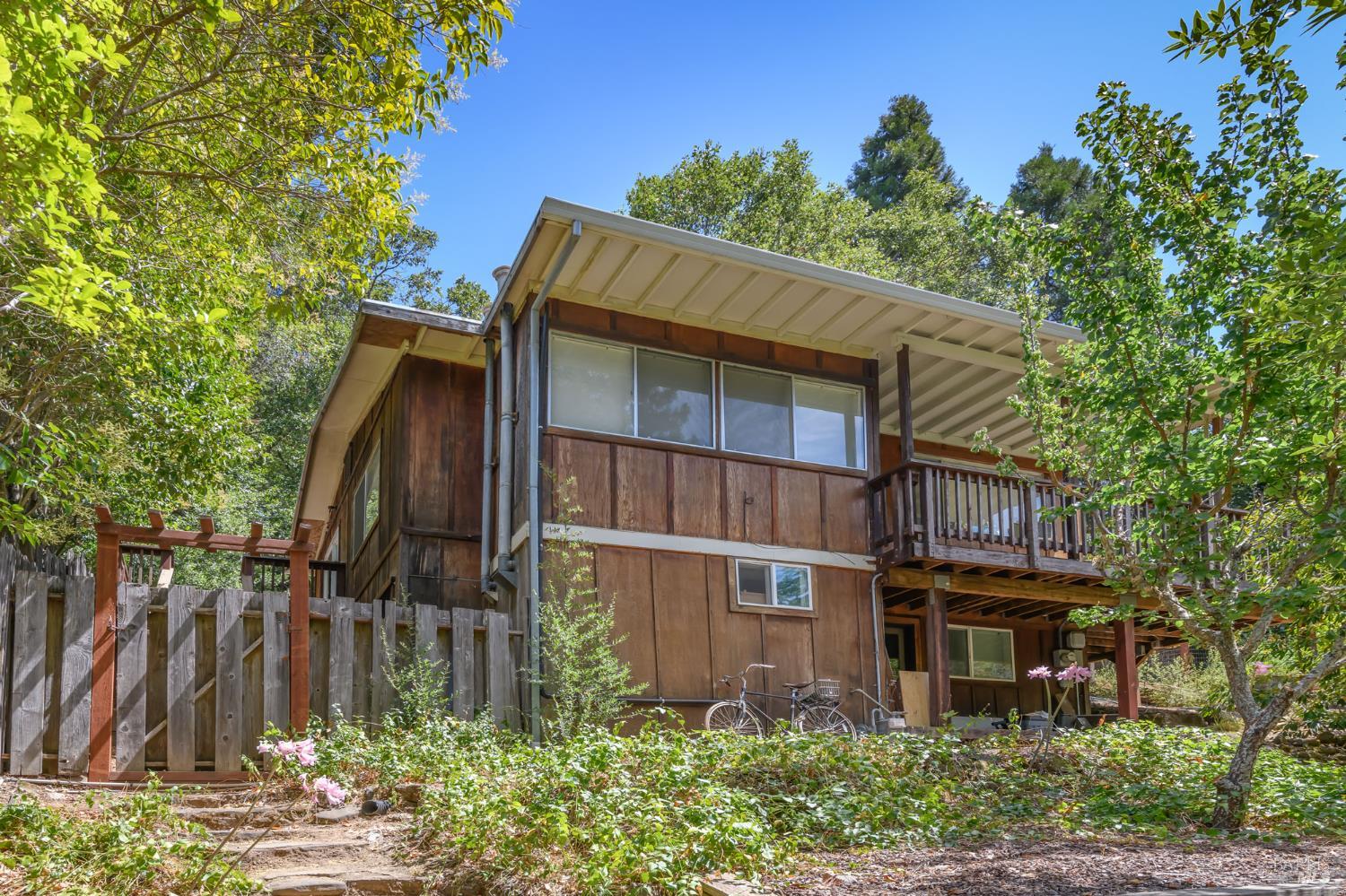 Detail Gallery Image 8 of 30 For 19 Allyn Ave, San Anselmo,  CA 94960 - 4 Beds | 3 Baths