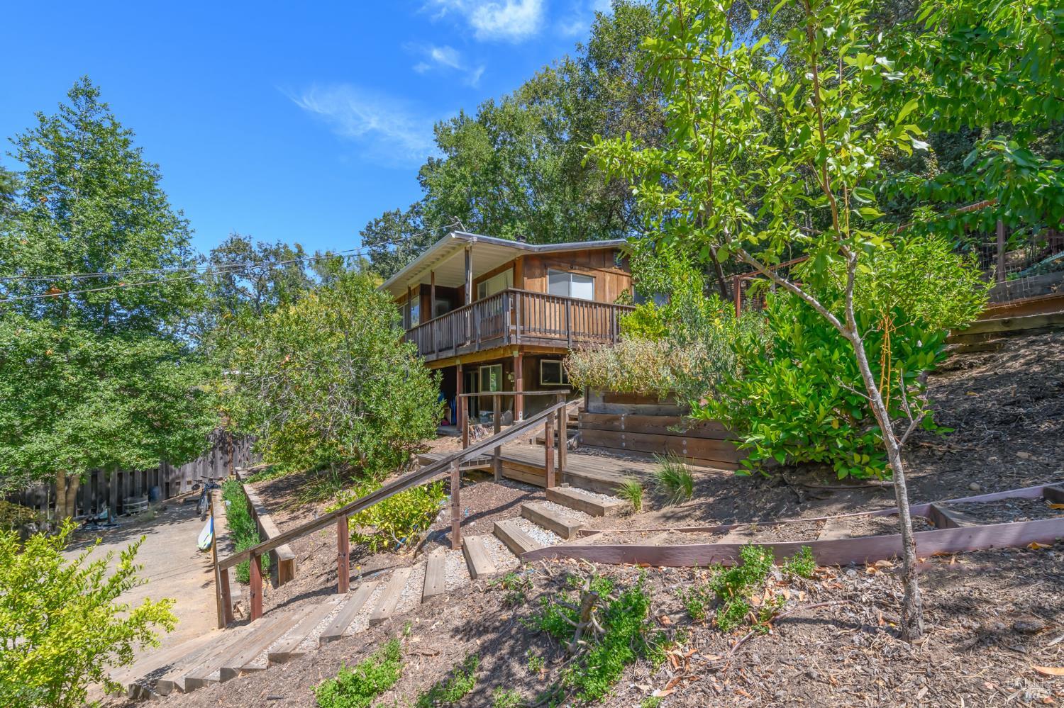 Detail Gallery Image 6 of 30 For 19 Allyn Ave, San Anselmo,  CA 94960 - 4 Beds | 3 Baths