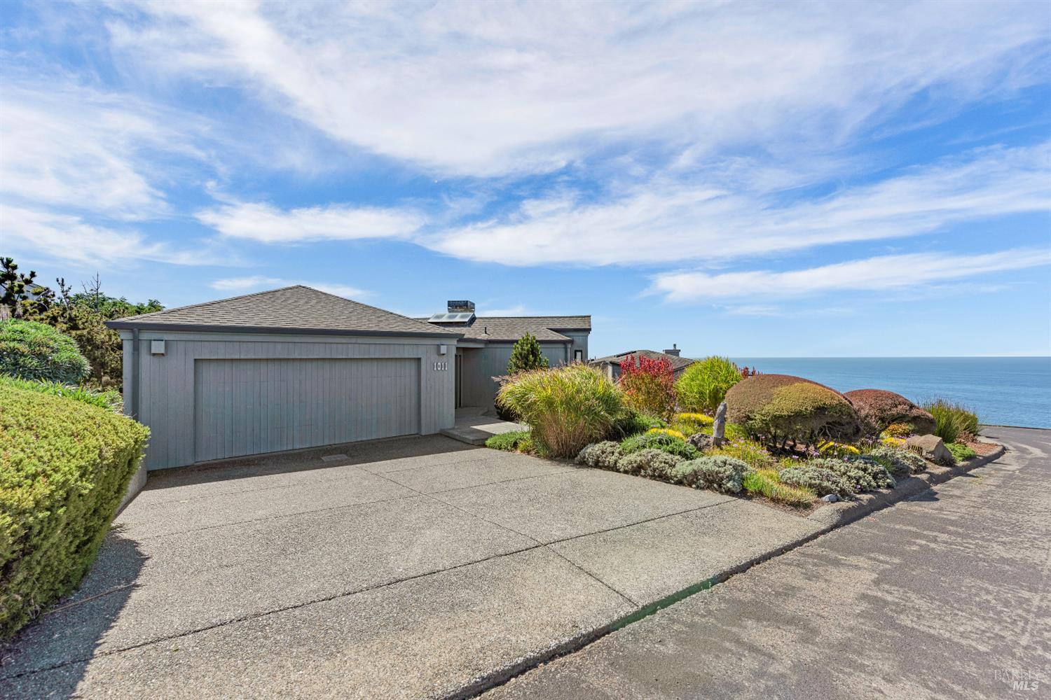 Detail Gallery Image 2 of 59 For 1011 Sea Eagle Loop, Bodega Bay,  CA 94923 - 4 Beds | 2/1 Baths