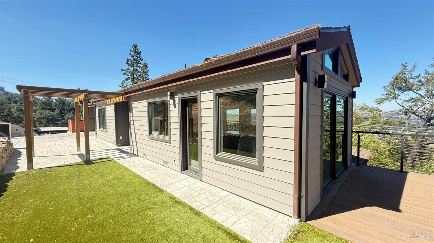 Detail Gallery Image 2 of 23 For 221 El Toyonal St, Orinda,  CA 94563 - 4 Beds | 3 Baths