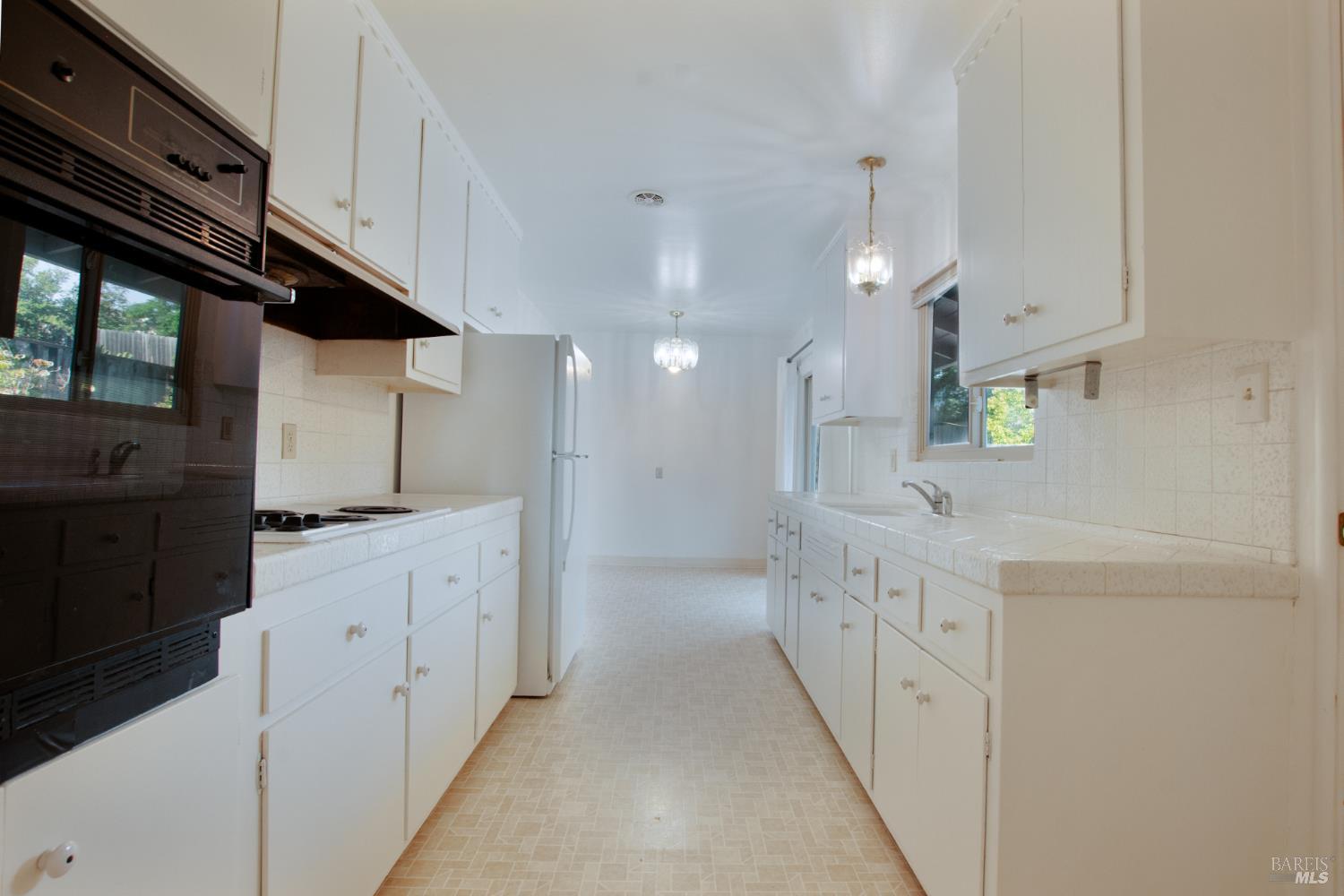 Detail Gallery Image 8 of 39 For 112 Fairfax Ct, Vallejo,  CA 94591 - 3 Beds | 2 Baths