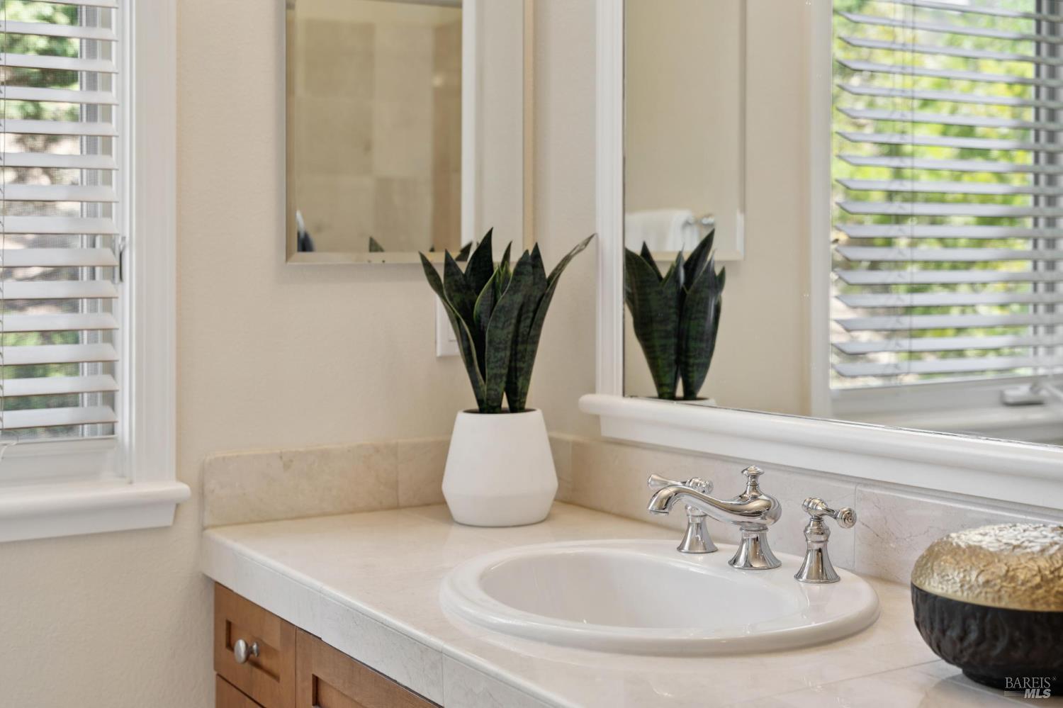 Detail Gallery Image 53 of 69 For 82 Neds Way, Tiburon,  CA 94920 - 3 Beds | 3 Baths