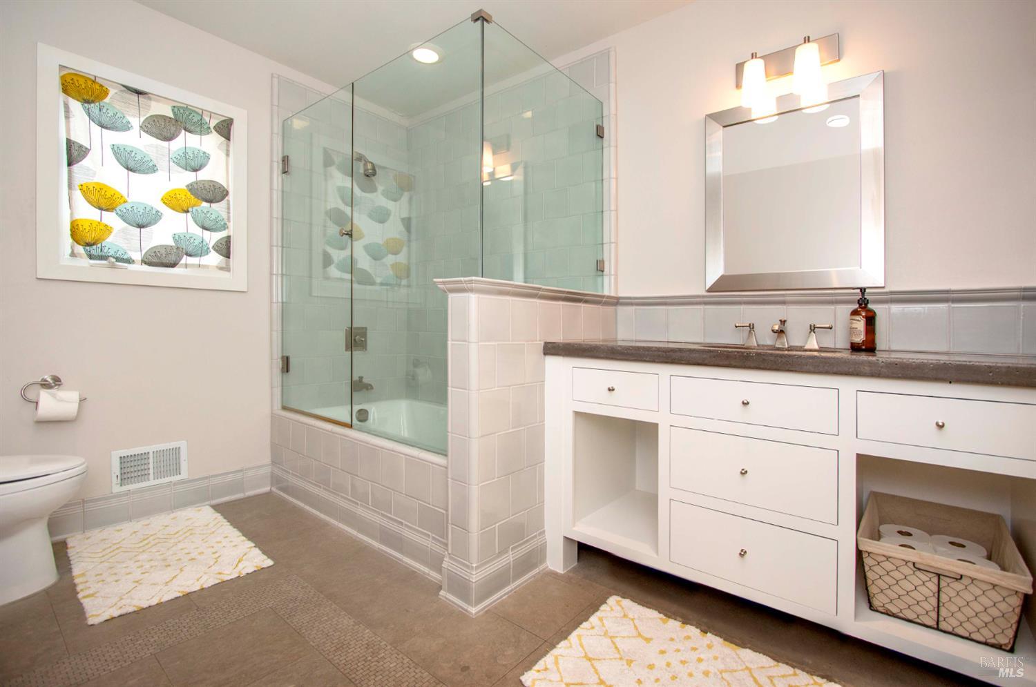 Detail Gallery Image 23 of 28 For 2 Vasco Dr, Mill Valley,  CA 94941 - 4 Beds | 3 Baths