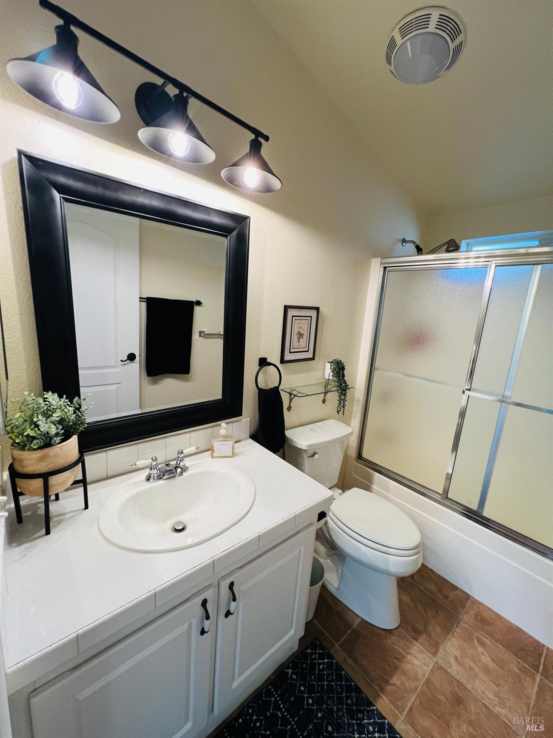 Detail Gallery Image 32 of 57 For 94 Leisure Park Cir, Santa Rosa,  CA 95401 - 3 Beds | 2 Baths