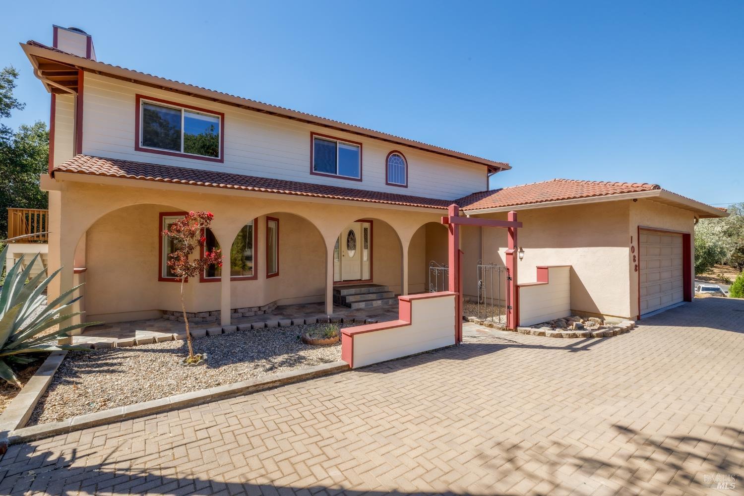 Detail Gallery Image 2 of 41 For 1088 Palomino Rd, Cloverdale,  CA 95425 - 5 Beds | 3 Baths