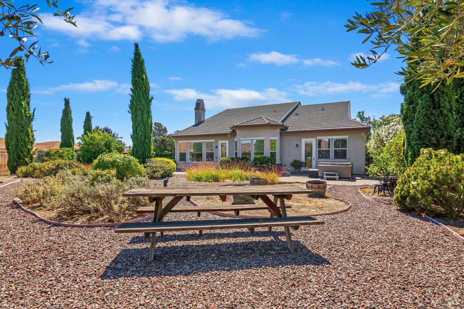 Detail Gallery Image 34 of 45 For 1358 Swainson Ct, Vallejo,  CA 94591 - 3 Beds | 3 Baths
