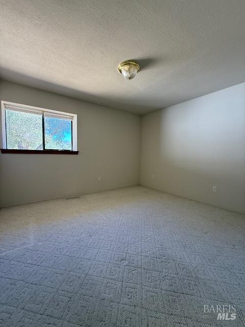 Detail Gallery Image 37 of 58 For 1330 Van Pelt Dr, Ukiah,  CA 95482 - 5 Beds | 3/1 Baths