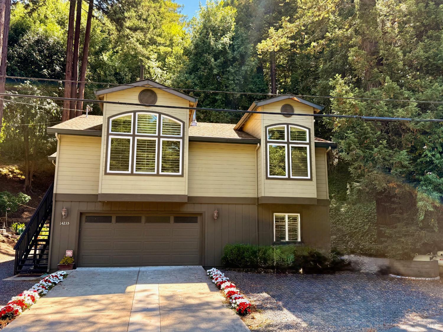 Detail Gallery Image 2 of 46 For 14235 Armstrong Woods Rd, Guerneville,  CA 95446 - 2 Beds | 2 Baths