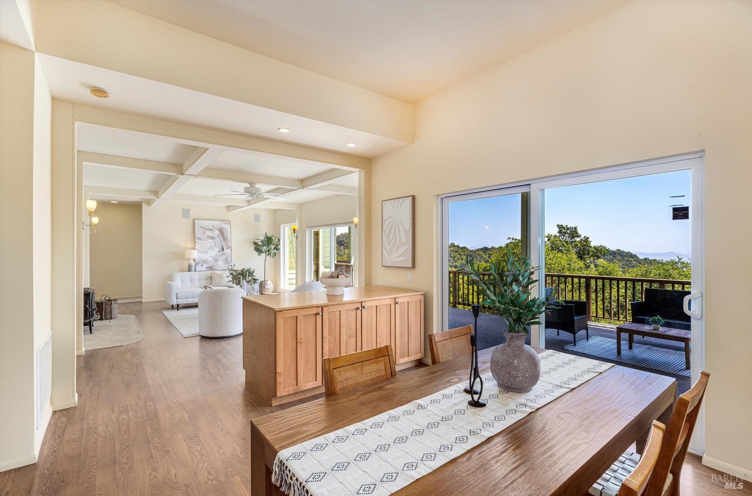 Detail Gallery Image 12 of 60 For 18782 Deer Park Dr, Sonoma,  CA 95476 - 3 Beds | 2/1 Baths