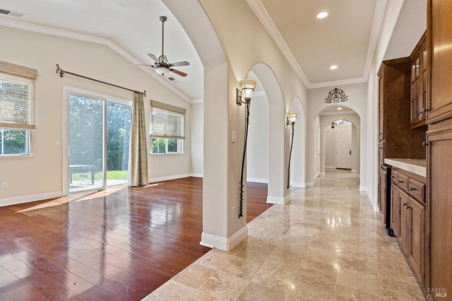 Detail Gallery Image 8 of 45 For 1358 Swainson Ct, Vallejo,  CA 94591 - 3 Beds | 3 Baths
