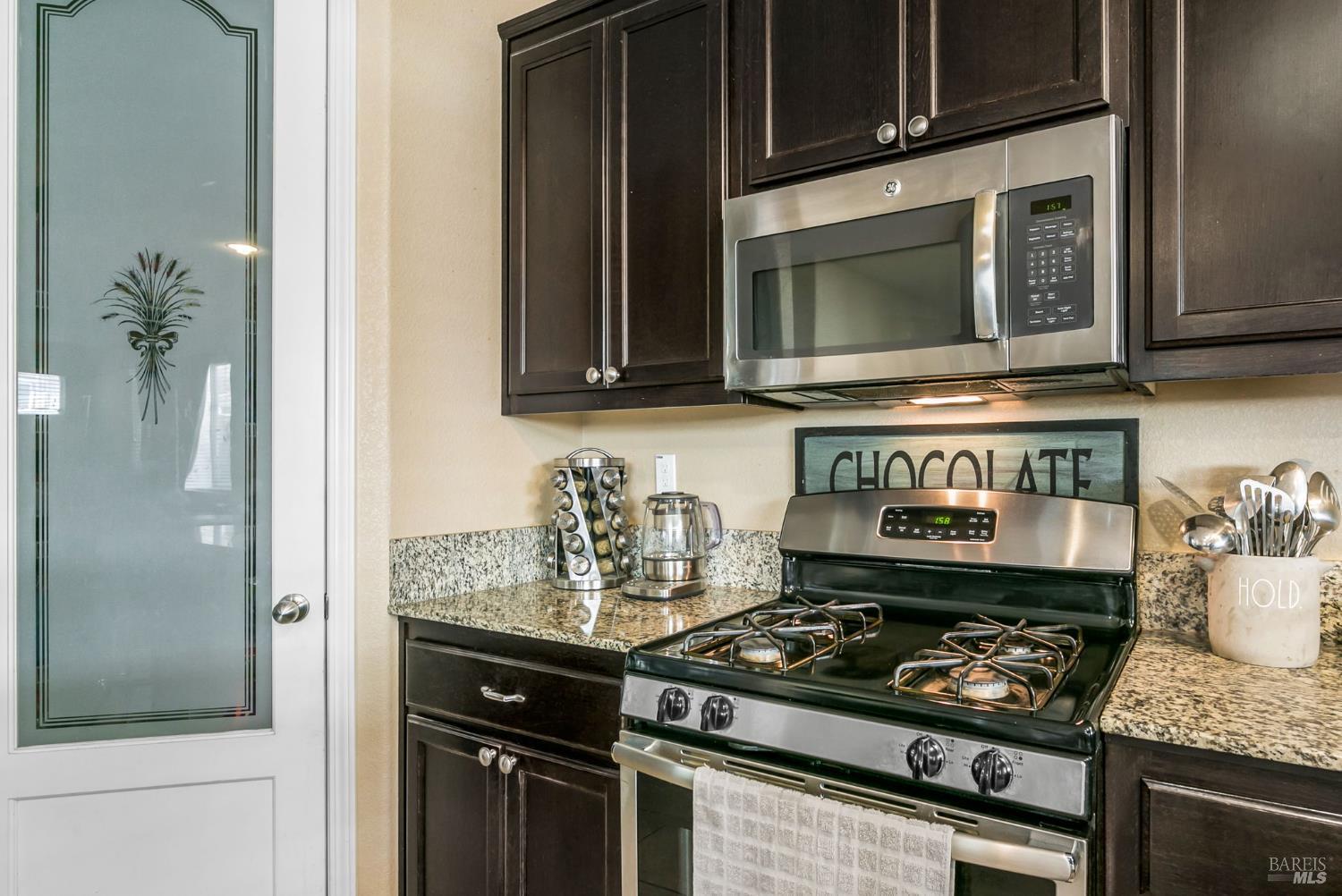 Detail Gallery Image 21 of 34 For 771 Del Mar Cir, Vacaville,  CA 95688 - 4 Beds | 2/1 Baths