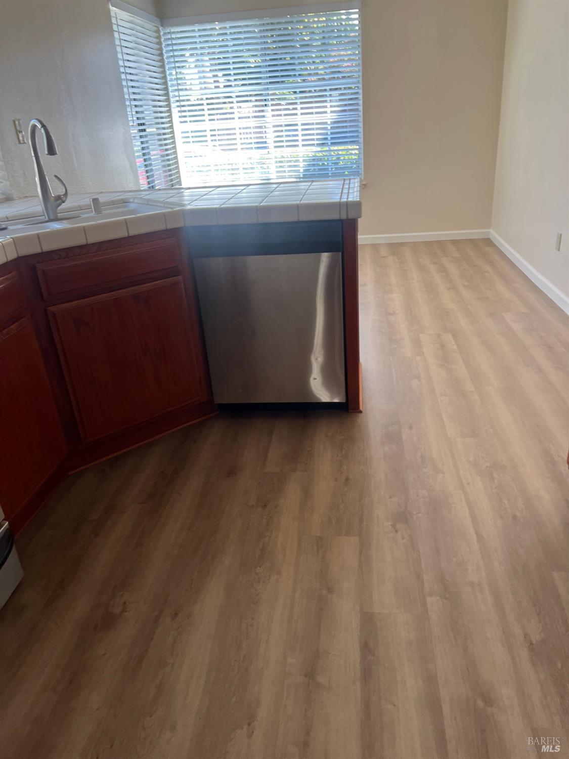 Detail Gallery Image 7 of 52 For 406 Stoneybrook Ln, Vacaville,  CA 95687 - 3 Beds | 2 Baths