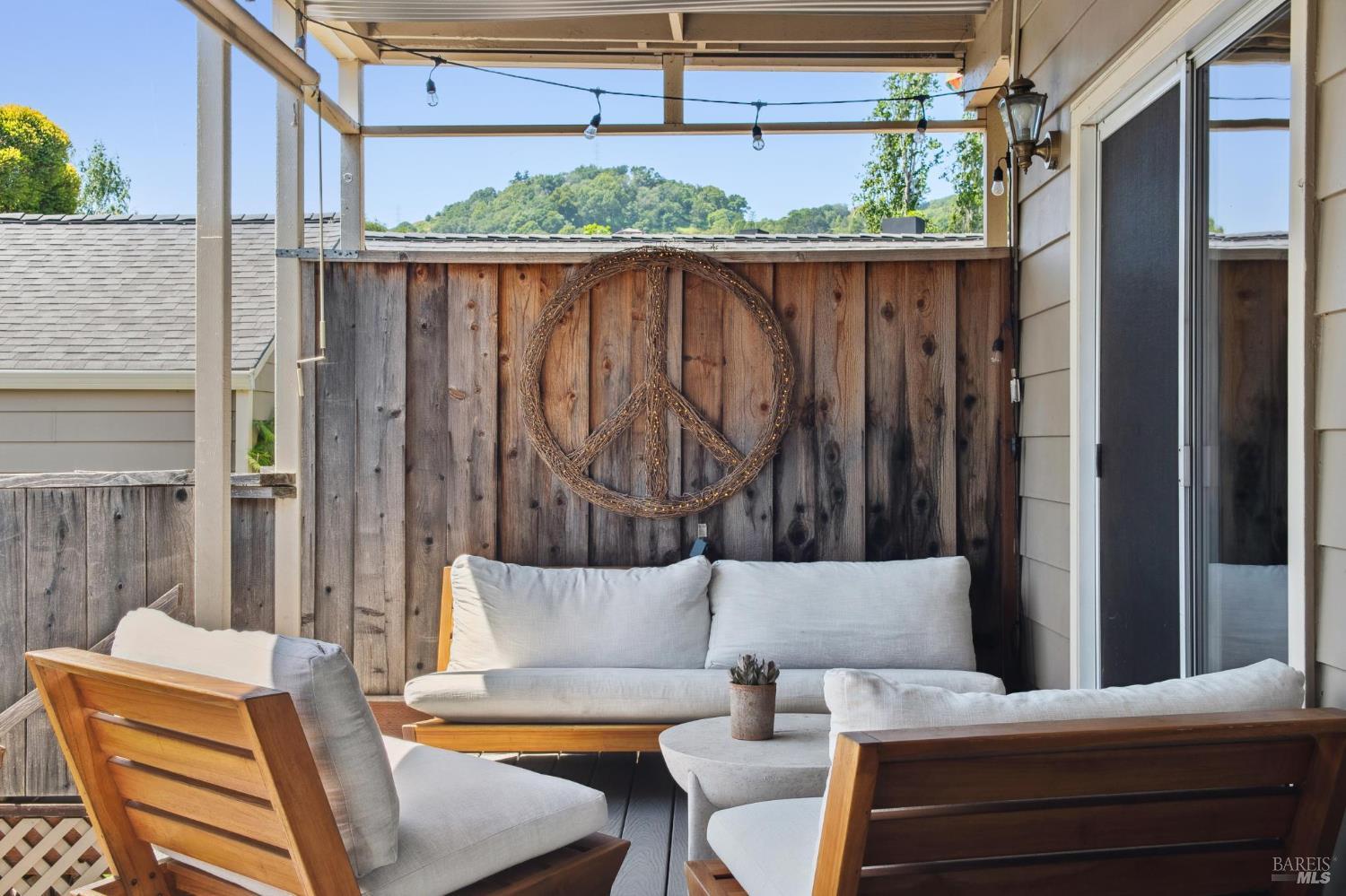 Detail Gallery Image 32 of 37 For 34 Creekside Ct, Corte Madera,  CA 94925 - 2 Beds | 2 Baths