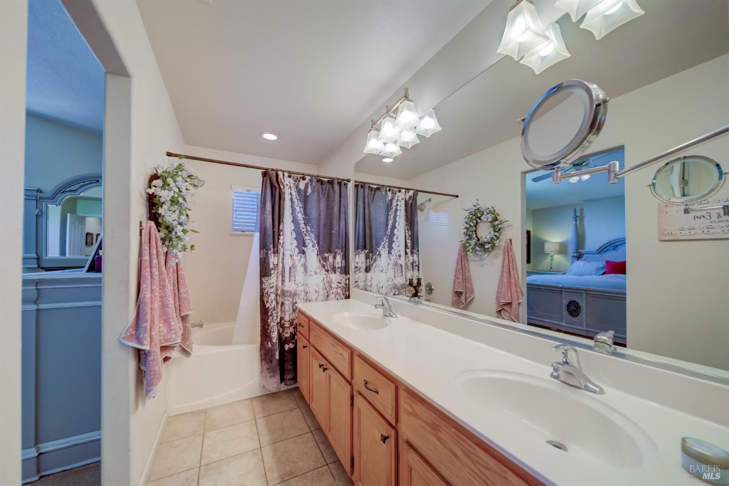 Detail Gallery Image 20 of 30 For 524 Feather River Way, Vacaville,  CA 95688 - 4 Beds | 3 Baths