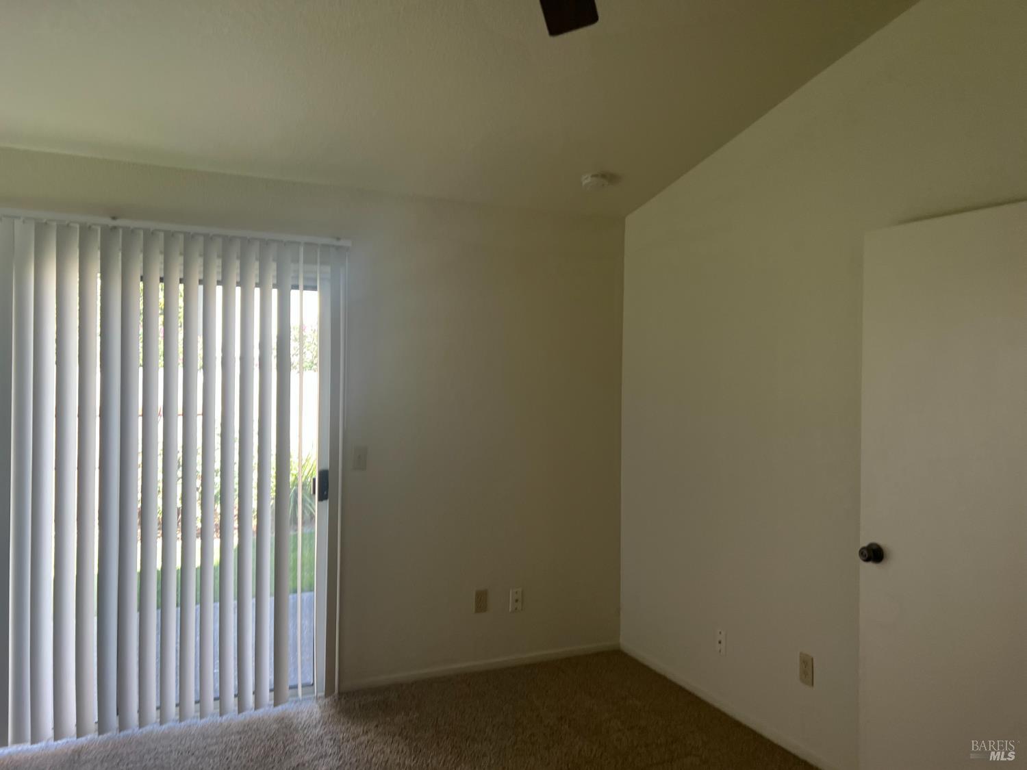 Detail Gallery Image 10 of 52 For 406 Stoneybrook Ln, Vacaville,  CA 95687 - 3 Beds | 2 Baths